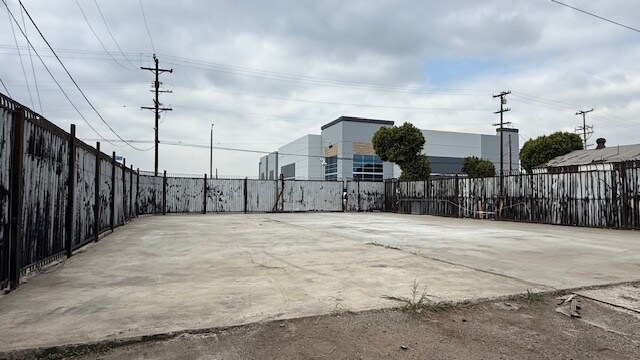6348 Wilmington Ave, Los Angeles, CA à louer - Photo de l’immeuble – Image 2 sur 4