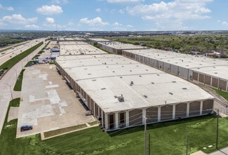 Plus de détails pour 225 SW 14th St, Grand Prairie, TX - Industriel/Logistique à louer
