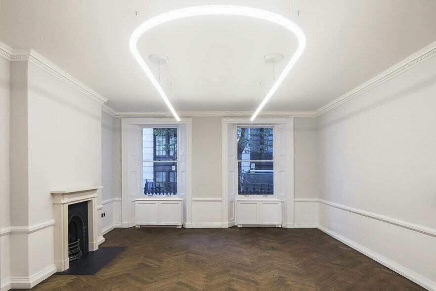 4 Bloomsbury Pl, Londres à louer - Photo de l’immeuble – Image 3 sur 18
