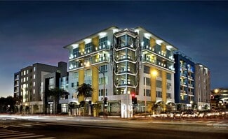 Plus de détails pour 7111 Santa Monica Blvd, West Hollywood, CA - Local commercial à louer