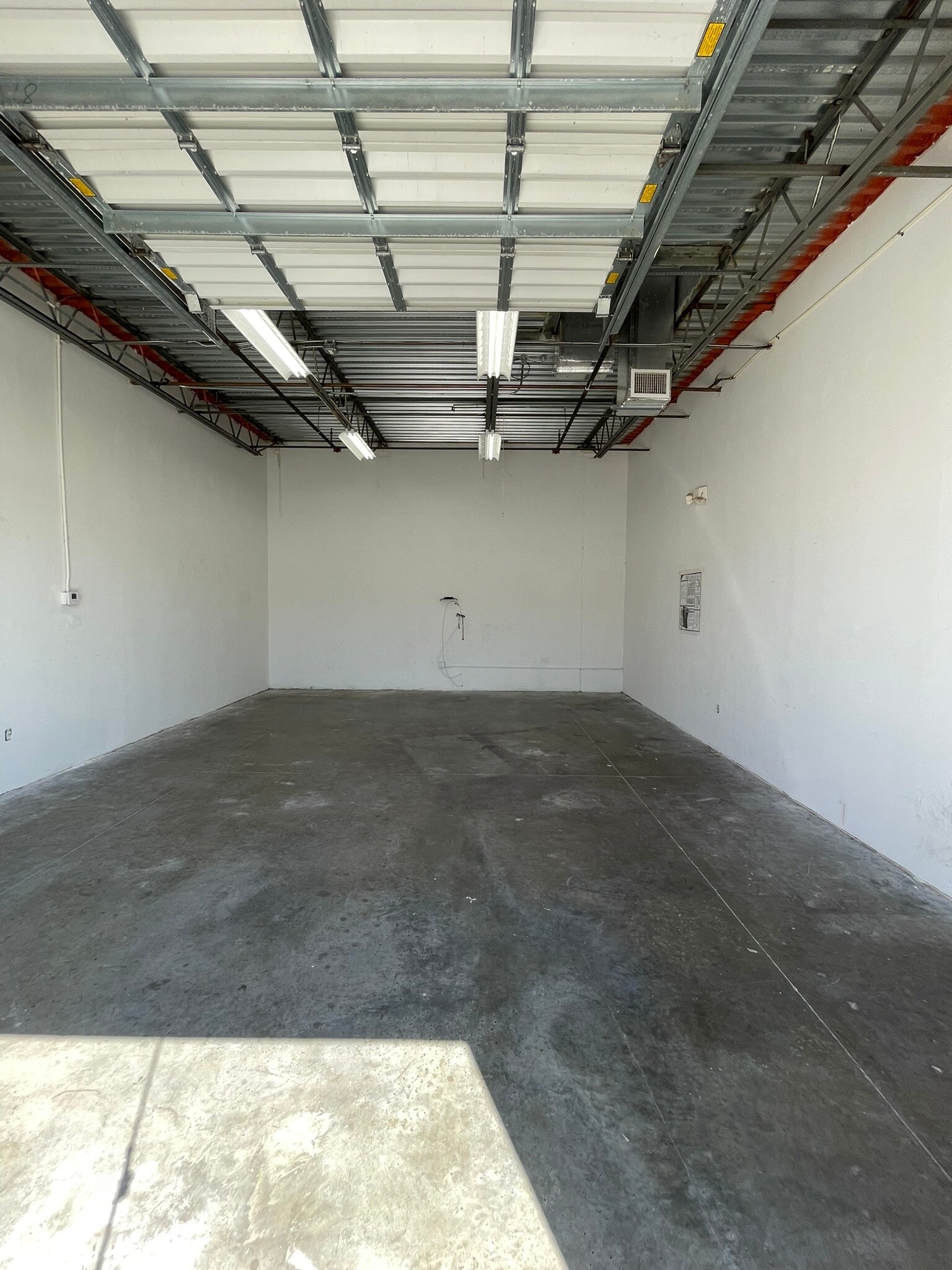 6453 W Rogers Cir, Boca Raton, FL à louer Photo de l’immeuble– Image 1 sur 4