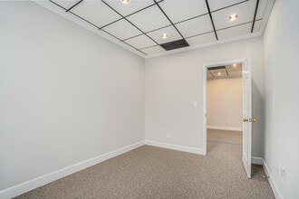 920 Holcomb Bridge Rd, Roswell, GA à louer Photo de l’immeuble– Image 1 sur 17