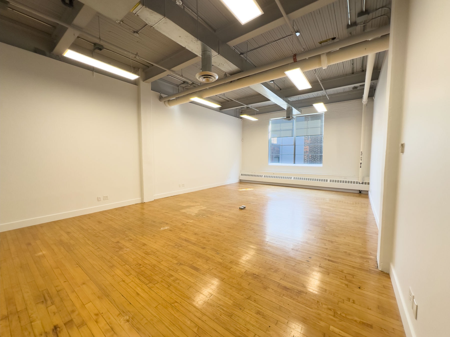 219 Dufferin St, Toronto, ON à louer Photo de l’immeuble– Image 1 sur 3