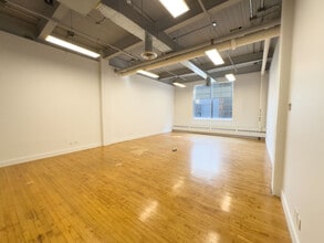 219 Dufferin St, Toronto, ON à louer Photo de l’immeuble– Image 1 sur 3