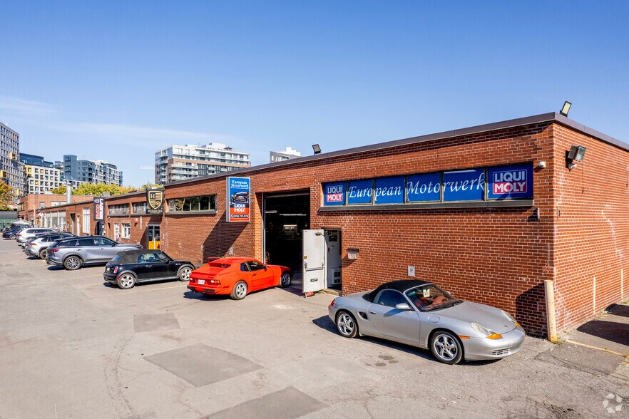 4990-5016 Rue Jean-Talon O, Montréal, QC à louer - Photo de l’immeuble – Image 3 sur 5