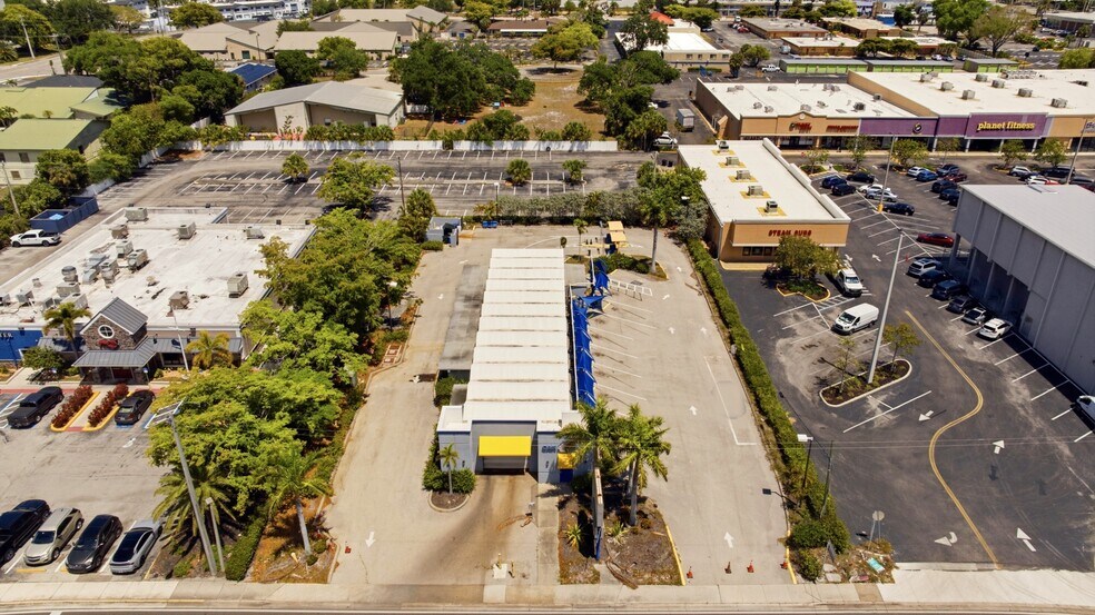 3821 Cleveland Ave, Fort Myers, FL à vendre - Photo de l’immeuble – Image 2 sur 15