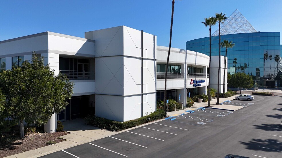 7630 Carroll Rd, San Diego, CA à louer - Photo de l’immeuble – Image 2 sur 7