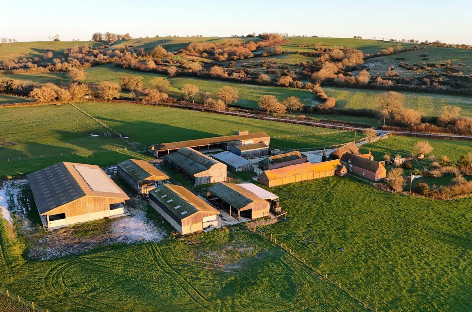 B4011 Aylesbury, Aylesbury à louer Photo principale– Image 1 sur 4