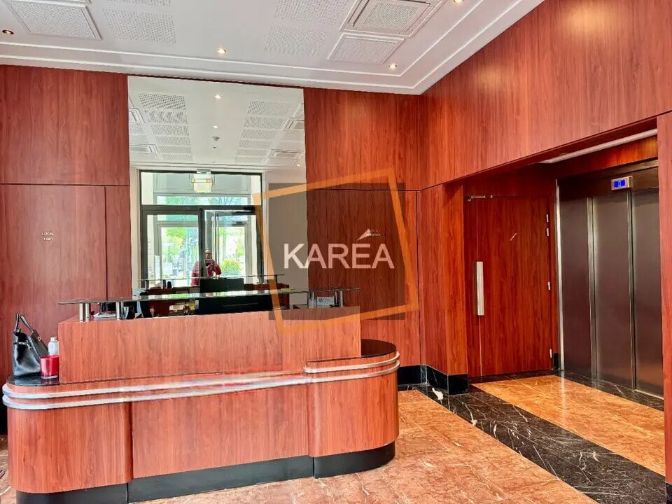 Bureau dans Chessy à louer Hall d’entrée– Image 1 sur 6