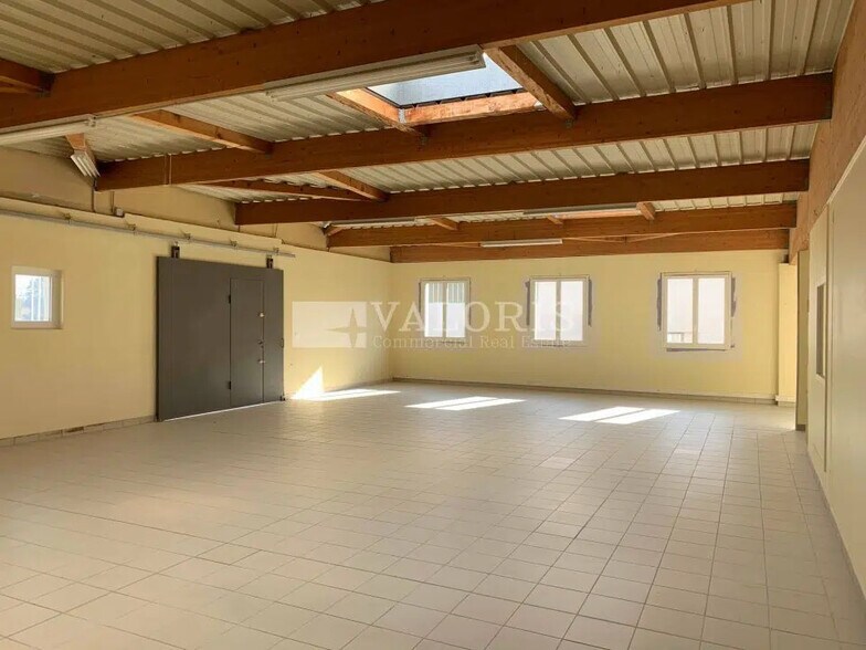 31 Rue Wilson, Décines-Charpieu à louer - Photo de l’immeuble – Image 2 sur 4