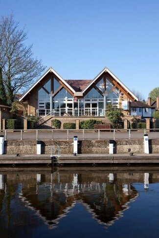 Plus de détails pour Hurst Rd, East Molesey - Bureau à louer