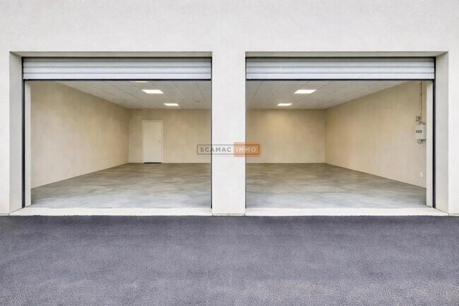 Plus de détails pour Local d’activités à vendre