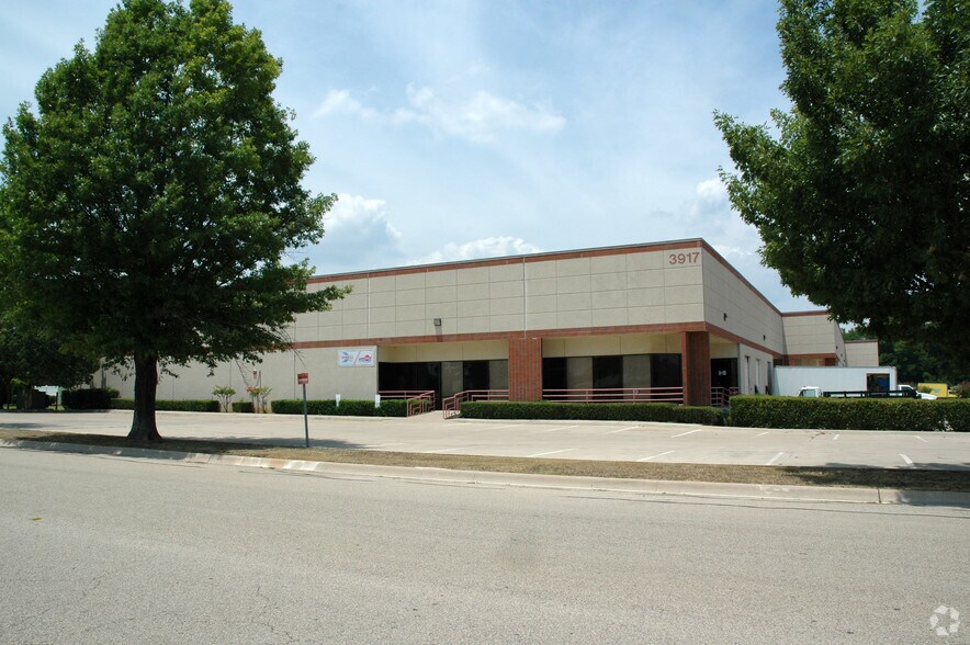 3923 Morse St, Denton, TX à louer - Photo de l’immeuble – Image 2 sur 13