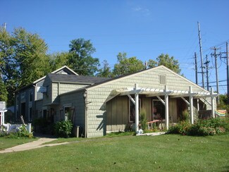 Plus de détails pour 46 Ravenna St, Hudson, OH - Local commercial à louer