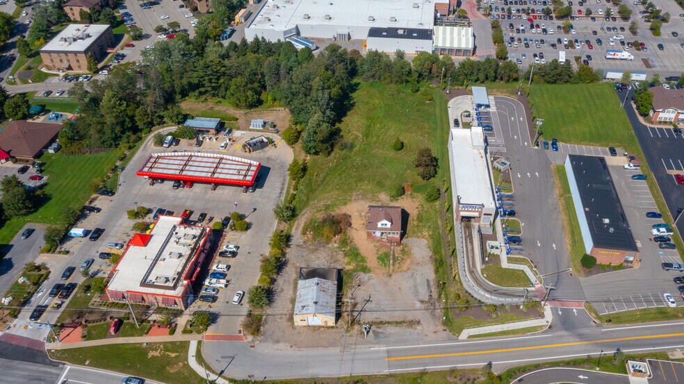 1331 Old Freedom Rd, Cranberry Township, PA à vendre - Photo de l’immeuble – Image 2 sur 6