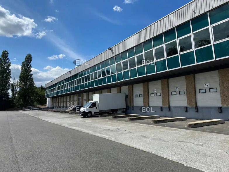 Industriel/Logistique dans Saint-Witz à louer - Photo de l’immeuble – Image 2 sur 5