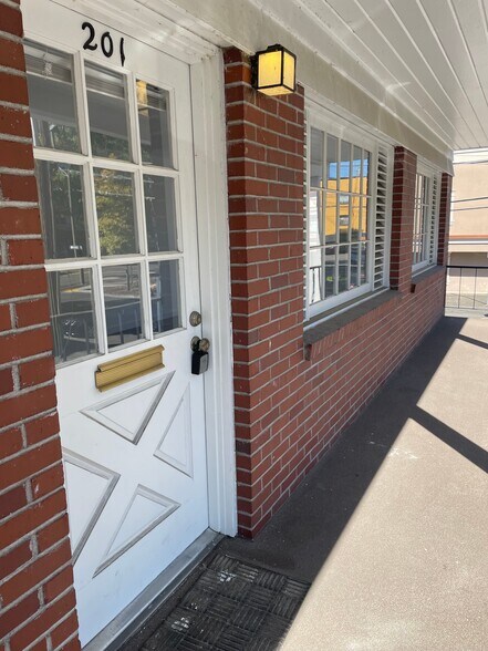 211 E 11th St, Vancouver, WA à louer - Photo de l’immeuble – Image 2 sur 10
