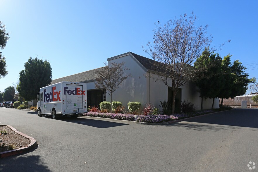 1901 E Carnegie Ave, Santa Ana, CA à vendre - Photo de l’immeuble – Image 3 sur 6