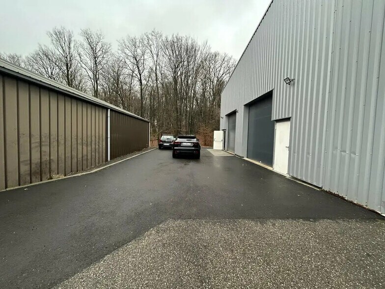 Local d’activités dans Seingbouse à louer - Photo de l’immeuble – Image 2 sur 7