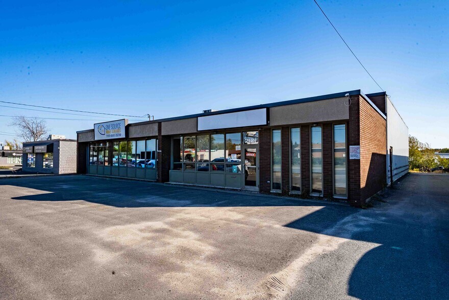 2121 Lasalle Blvd, Sudbury, ON à vendre - Photo de l’immeuble – Image 3 sur 13