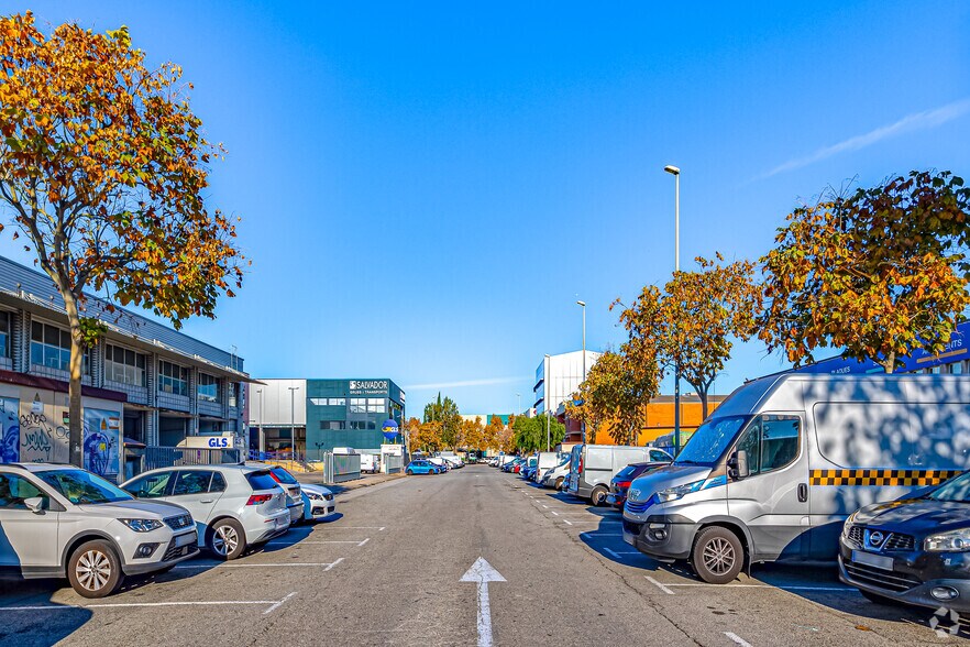 Industriel/Logistique dans Cornellà de Llobregat, Barcelona à louer - Photo de l’immeuble – Image 2 sur 9