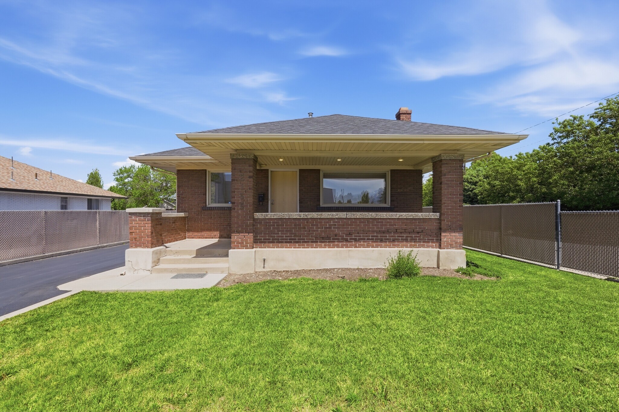 2155 E 3300 S, Salt Lake City, UT à louer Photo de l’immeuble– Image 1 sur 17