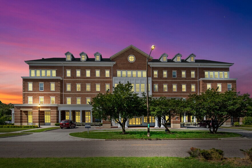 155 Kingsley Ln, Norfolk, VA à louer - Photo de l’immeuble – Image 3 sur 5