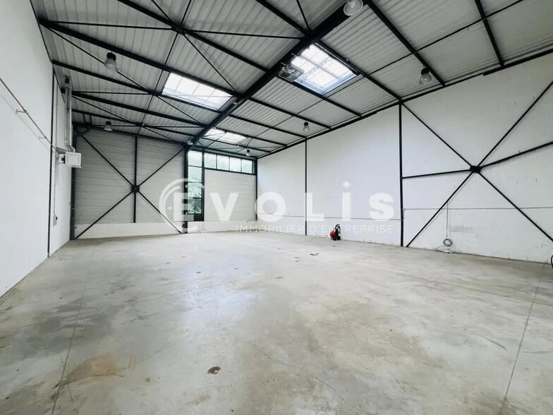 Local d'activités dans Montévrain à vendre - Photo intérieure – Image 2 sur 7