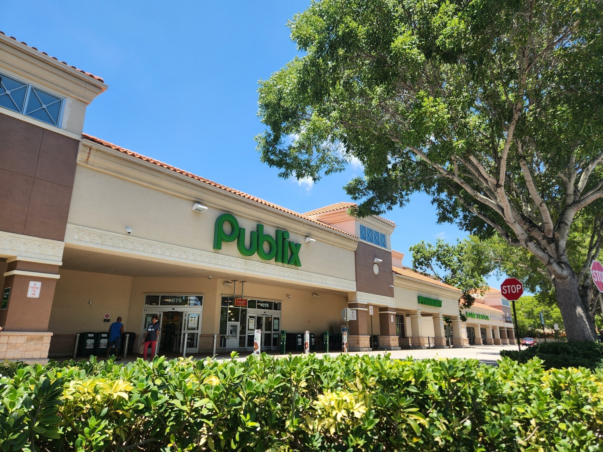 4065-4085 Haverhill Rd N, West Palm Beach, FL à louer Photo de l’immeuble– Image 1 sur 5