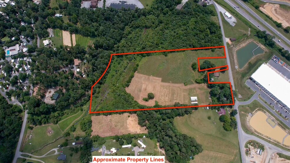 412 McMurray Rd, Flat Rock, NC à vendre - Photo de l’immeuble – Image 3 sur 13
