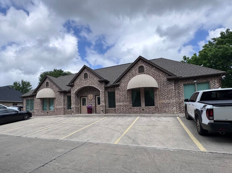 753 Lonesome Dove Trl, Hurst, TX à vendre - Photo principale – Image 3 sur 4