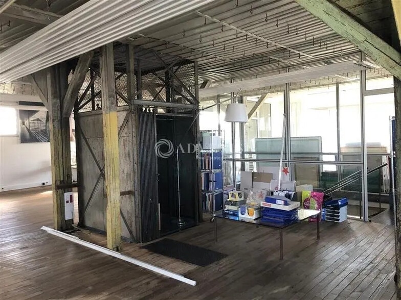 Bureau dans La Riche à vendre - Photo de l’immeuble – Image 3 sur 12