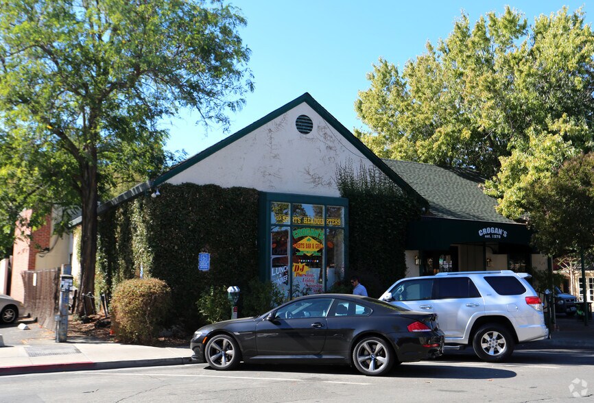 1387 Locust St, Walnut Creek, CA à louer - Photo principale – Image 1 sur 5