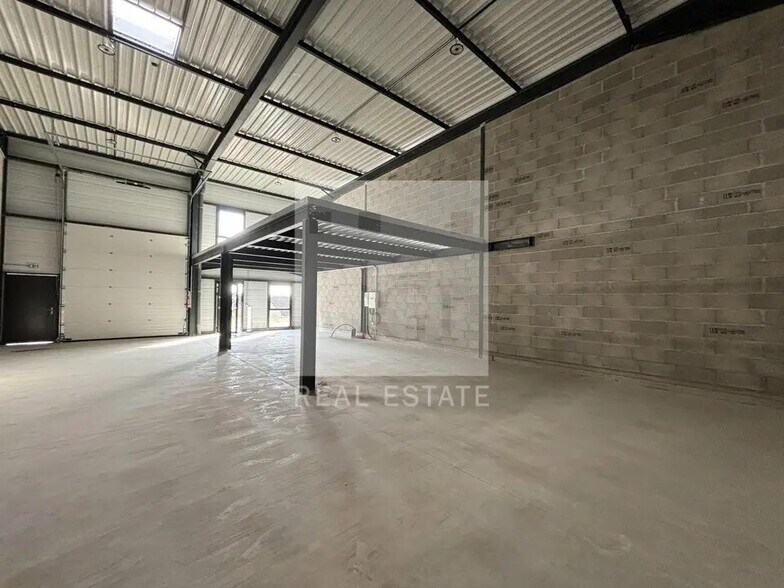 61 Rue Des Aubépines, Villette-d'Anthon à louer - Photo de l’immeuble – Image 2 sur 25