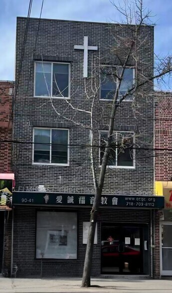 9041 Corona Ave, Elmhurst, NY à vendre - Photo de l’immeuble – Image 2 sur 29
