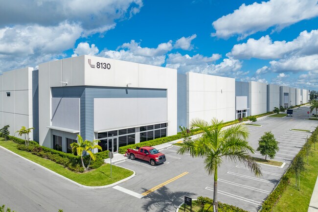 Plus de détails pour 8130 NW 74th St, Medley, FL - Industriel/Logistique à louer
