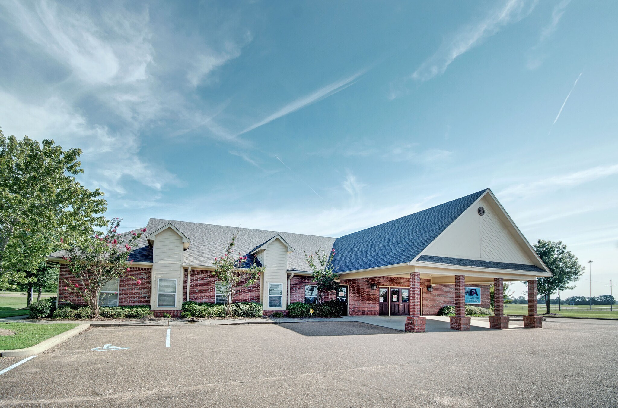112 Southlake Cir, Canton, MS à louer Photo principale– Image 1 sur 2