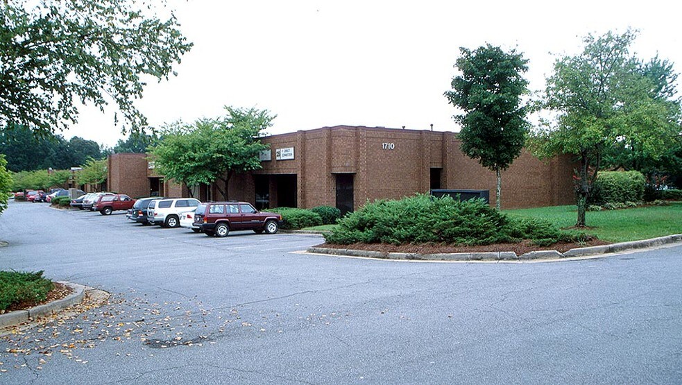 1710 Cumberland Point Dr SE, Marietta, GA à louer - Photo de l’immeuble – Image 2 sur 4