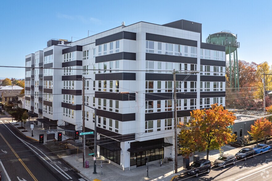 5460 N Interstate Ave, Portland, OR à louer - Photo principale – Image 1 sur 55