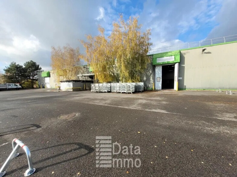 Industriel/Logistique dans Saint-Thibault-des-Vignes à louer - Photo de l’immeuble – Image 1 sur 4