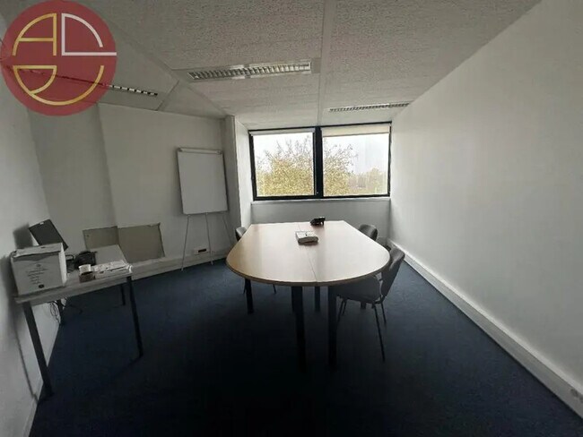 Plus de détails pour Bureau à louer