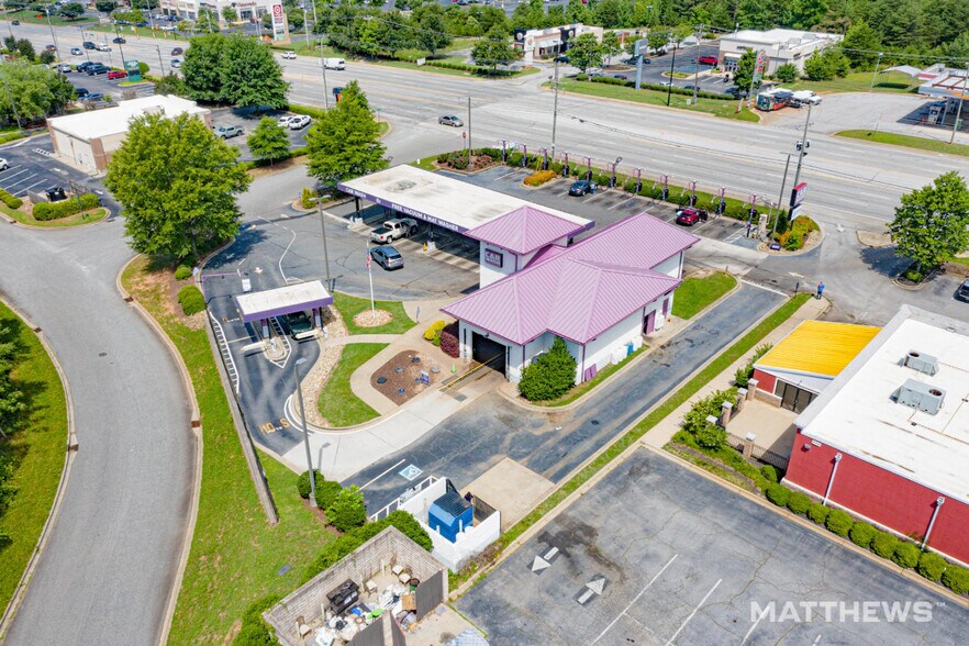 6050 Wade Hampton Blvd, Taylors, SC à vendre - Photo de l’immeuble – Image 2 sur 4