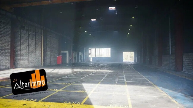 Plus de détails pour Local d'activités à louer