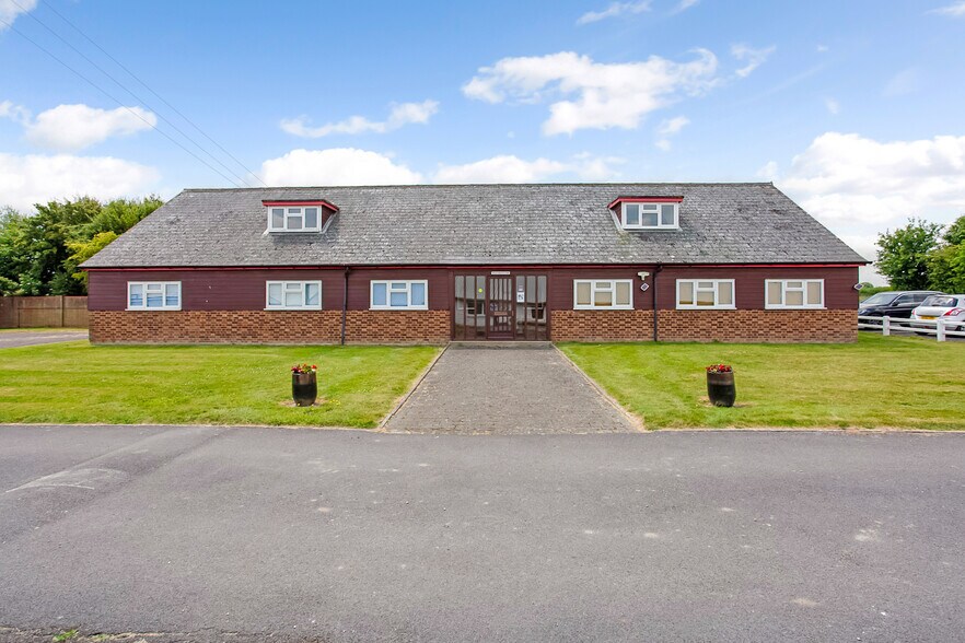 Offices at Crest House, Middle Wallop à louer - Photo de l’immeuble – Image 3 sur 5