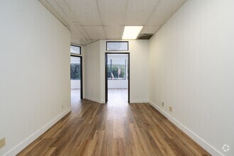24303 Walnut St, Santa Clarita, CA à louer Photo intérieure– Image 2 sur 13