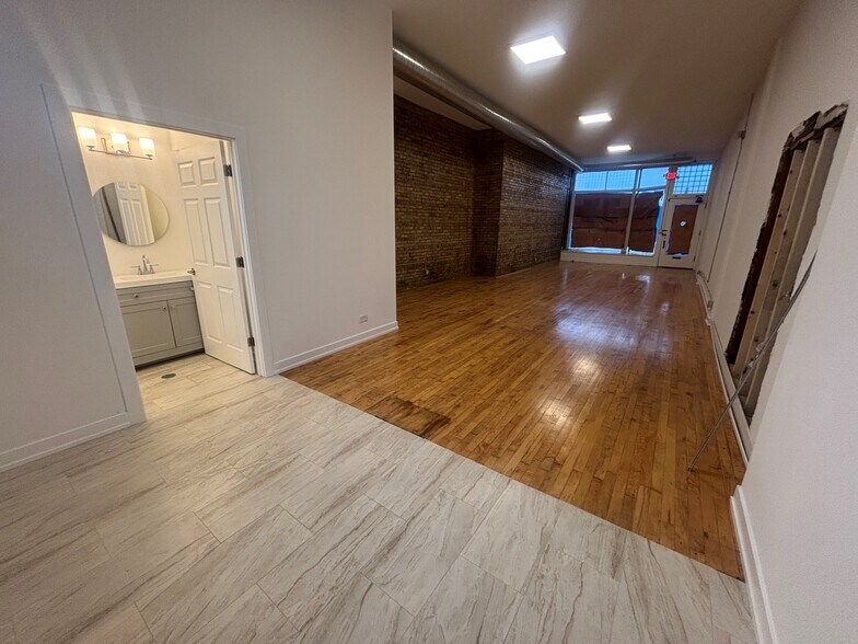 2134 S 61st Ave, Cicero, IL à louer - Photo intérieure – Image 2 sur 8