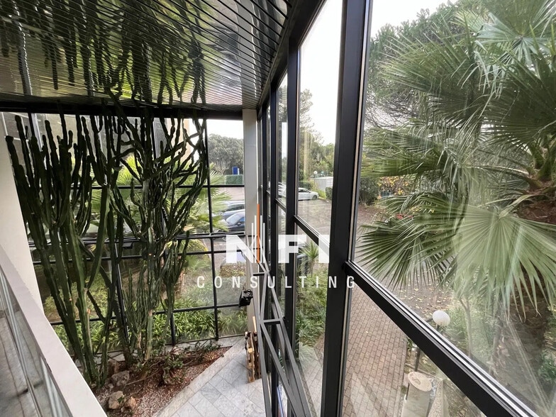 Bureau dans Antibes à vendre - Hall d’entrée – Image 3 sur 5