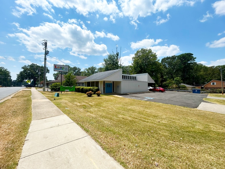 9100 Geyer Springs Rd, Little Rock, AR à vendre - Photo de l’immeuble – Image 2 sur 7