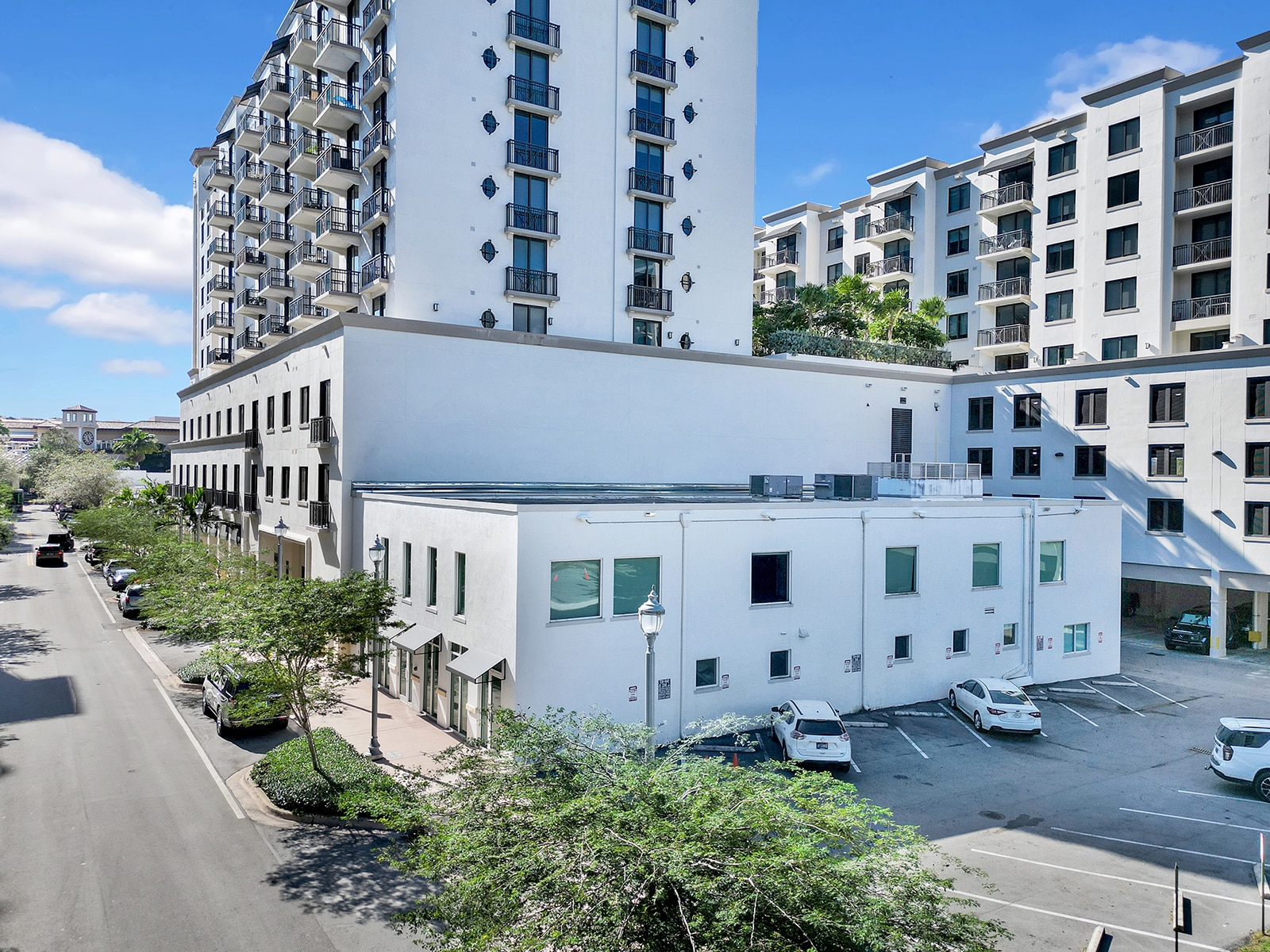 4070 Laguna St, Coral Gables, FL à louer Photo de l’immeuble– Image 1 sur 35