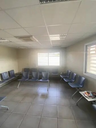 Plus de détails pour Local d’activités à vendre